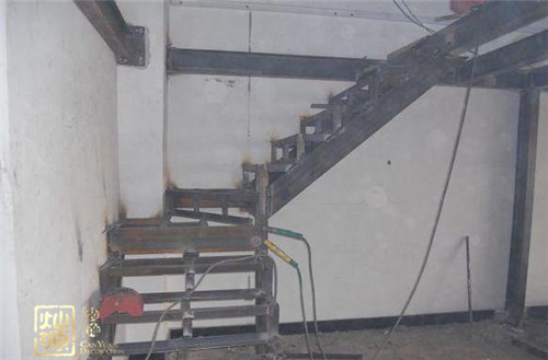 南寧辦公室裝修-梯斜梁 南寧辦公室裝修-梯斜梁