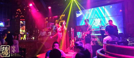 近水樓臺(tái)先得月的娛樂(lè)會(huì)所設(shè)計(jì)