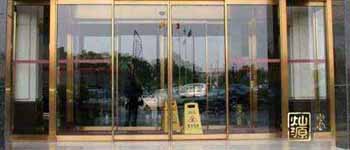 現(xiàn)在會所裝修都用這種門，耐用又好看，后悔沒聽設計師的話