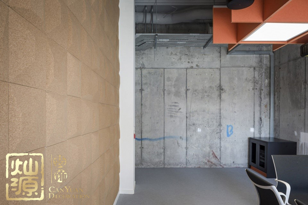 國(guó)外廣告公司裝修效果 展示工業(yè)風(fēng)與媒體元素的天生兼容