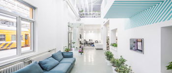 舊廠房改造辦公室案例創(chuàng)意十足   盒狀內(nèi)部空間設計思路視角獨特