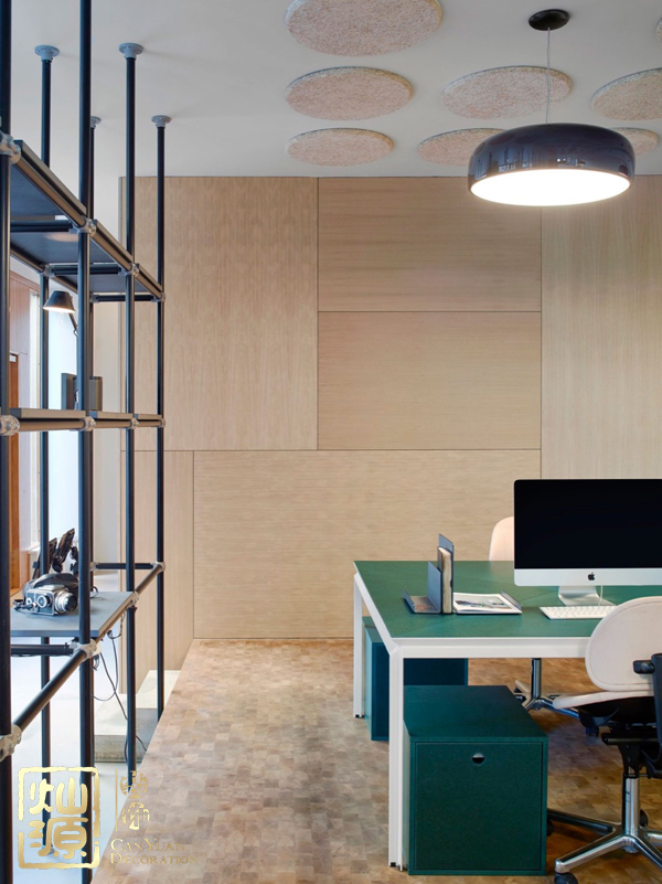 小面積辦公室怎么布置？瑞典設(shè)計師教你打造高利用率的垂直空間