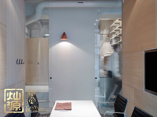 小面積辦公室怎么布置？瑞典設(shè)計師教你打造高利用率的垂直空間